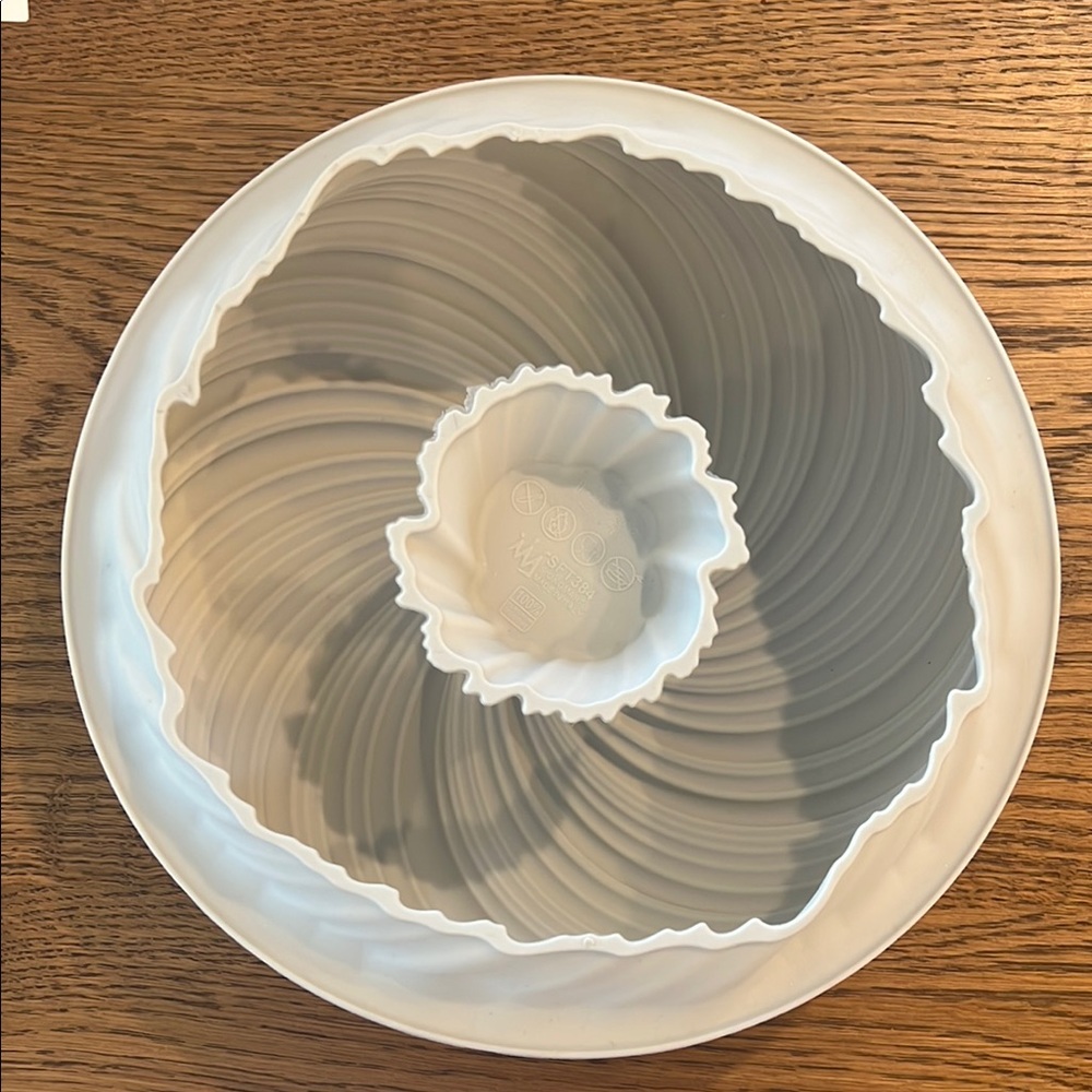 White and Gray Swirl Silicone Baking Mold